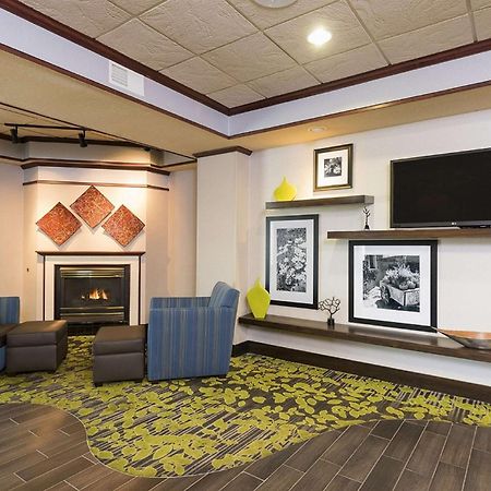 Hampton Inn Маунт Плезант Екстериор снимка