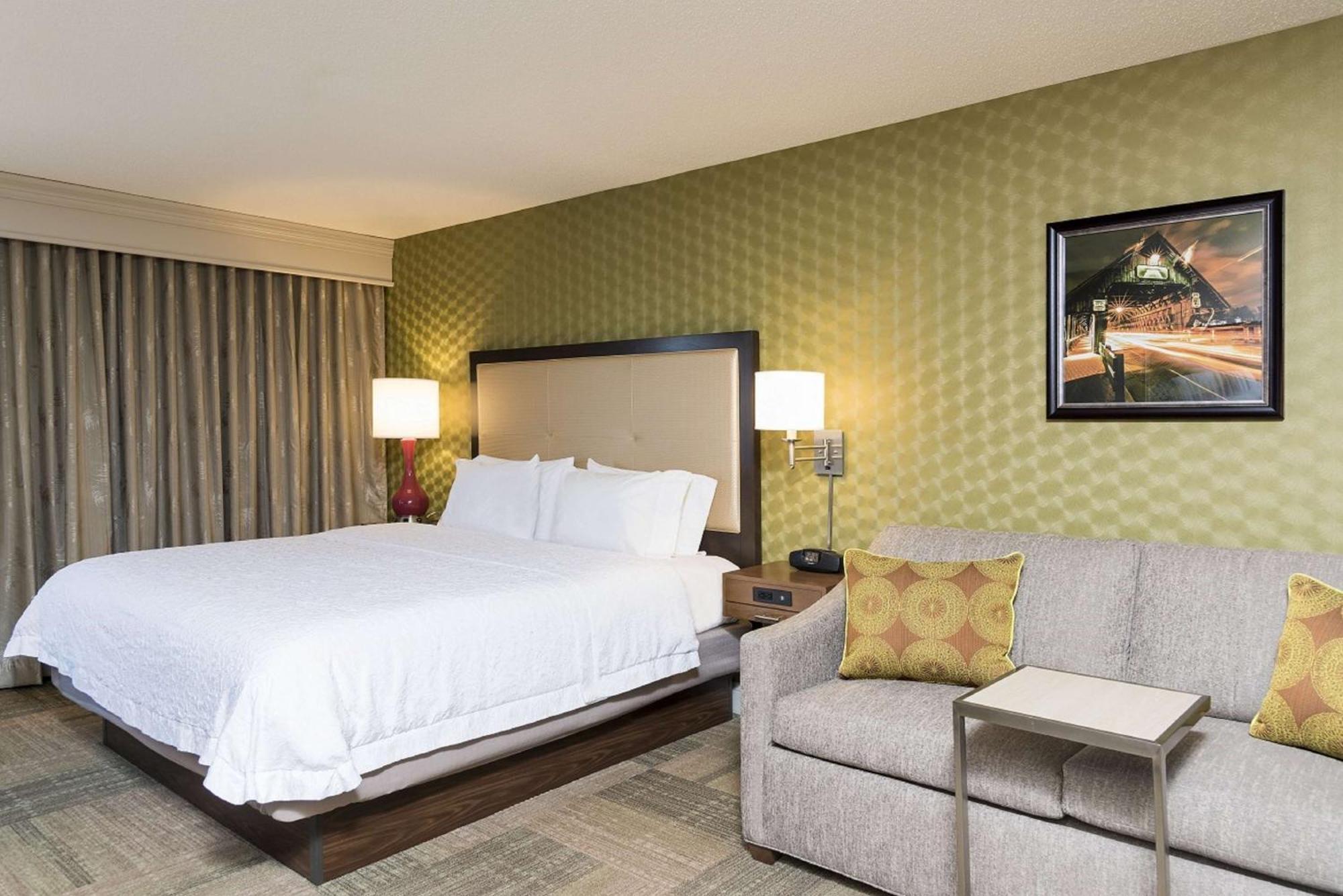 Hampton Inn Маунт Плезант Екстериор снимка