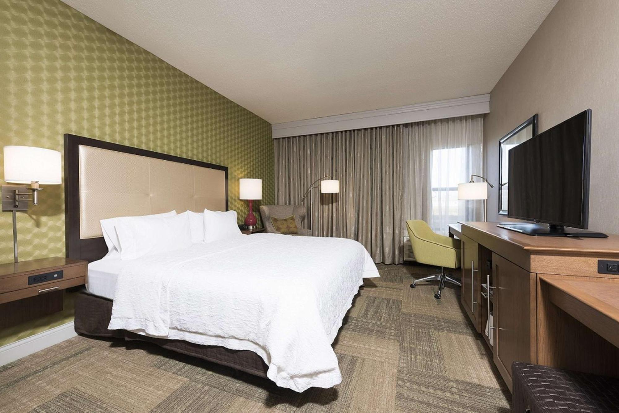 Hampton Inn Маунт Плезант Екстериор снимка