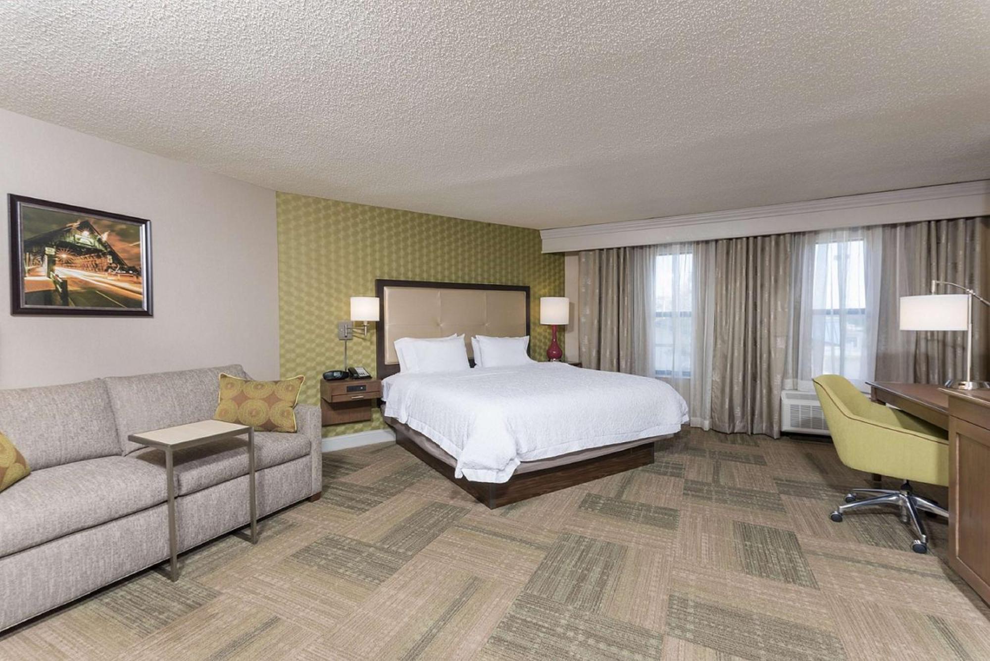 Hampton Inn Маунт Плезант Екстериор снимка