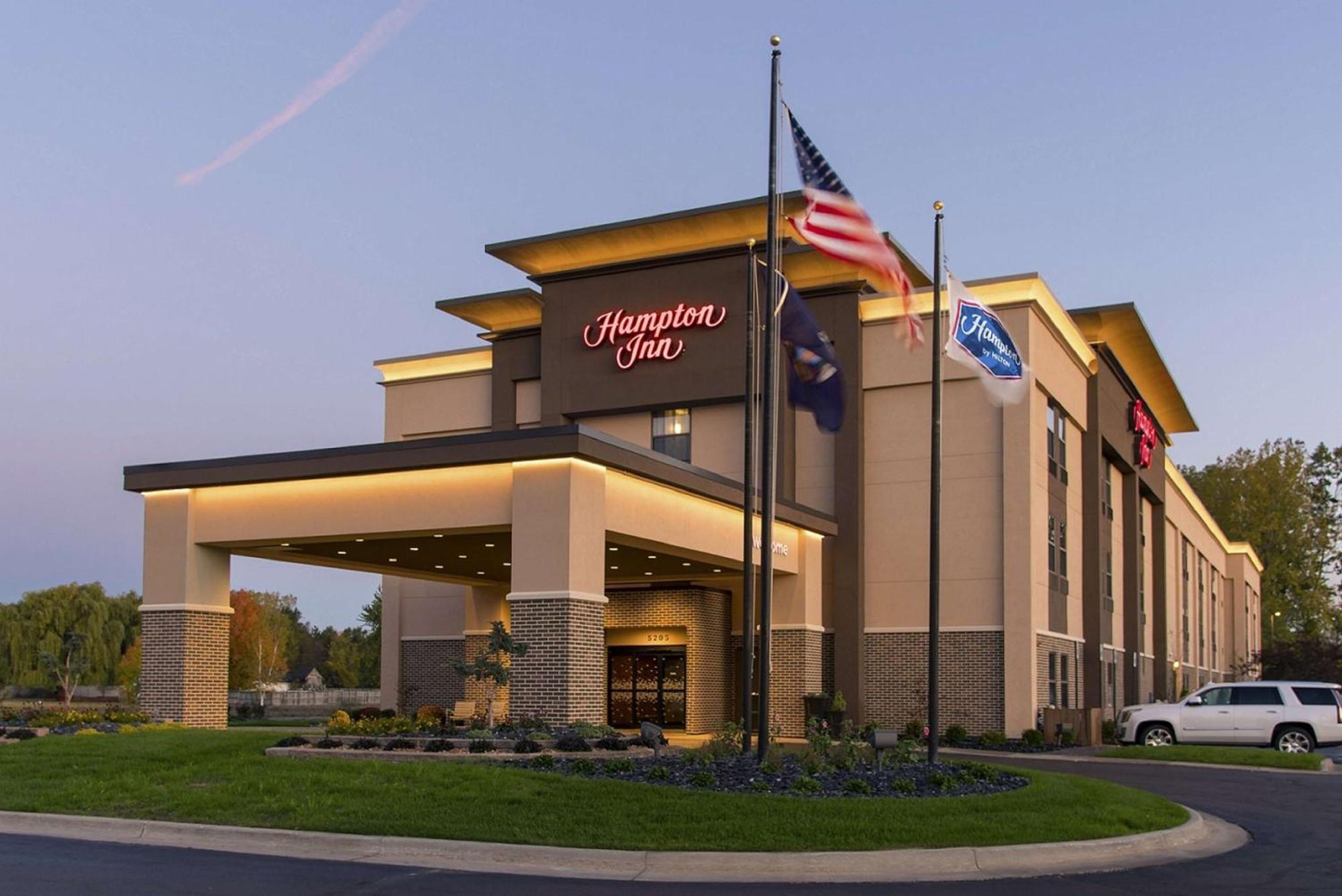 Hampton Inn Маунт Плезант Екстериор снимка