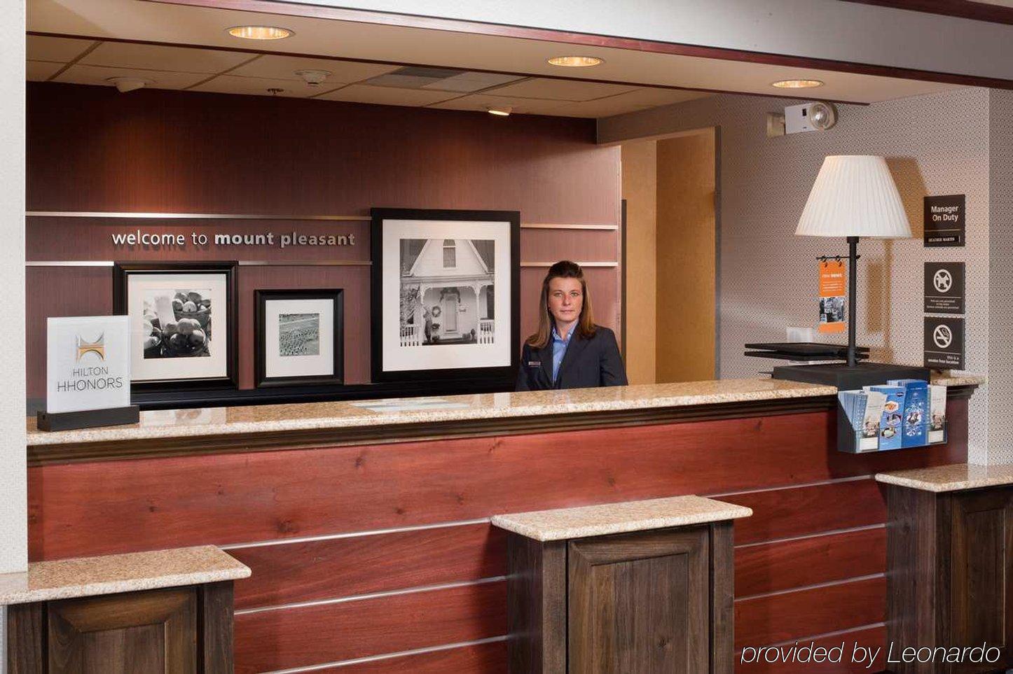 Hampton Inn Маунт Плезант Екстериор снимка