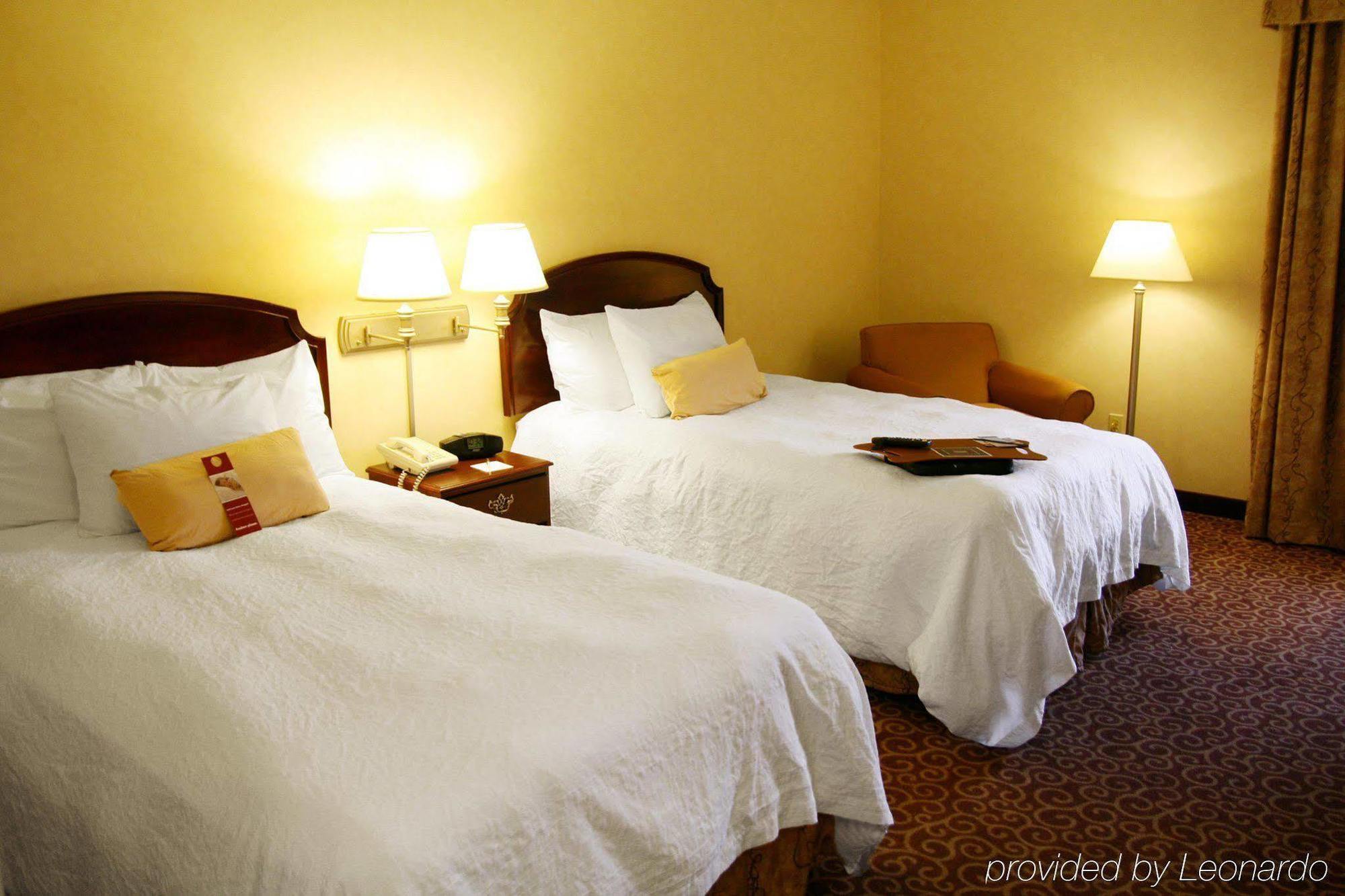 Hampton Inn Маунт Плезант Стая снимка