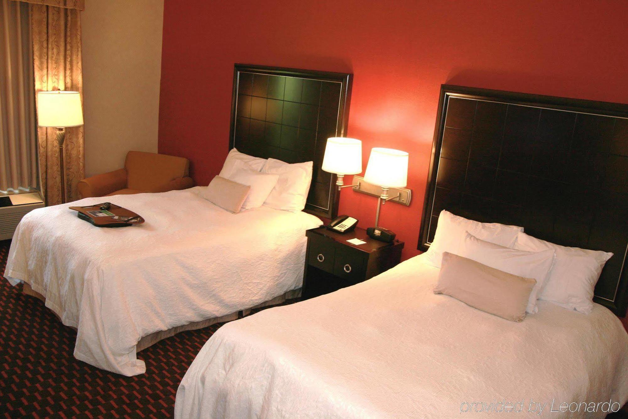 Hampton Inn Маунт Плезант Стая снимка